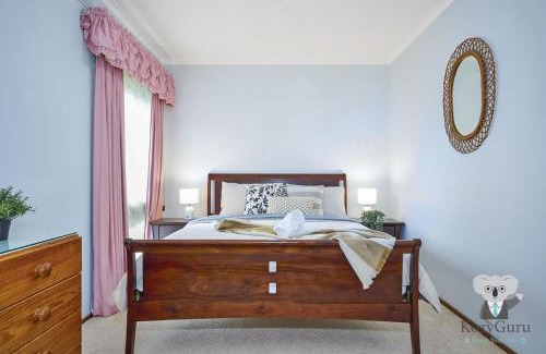 Glen Waverley Apartment | KozyGuru Glen Waverley Family Home & Backyard