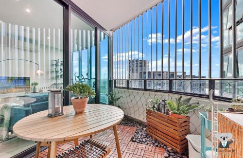 Wentworth Point Apartment | KozyGuru/Wentworth Point/2 Beds + Free Parking