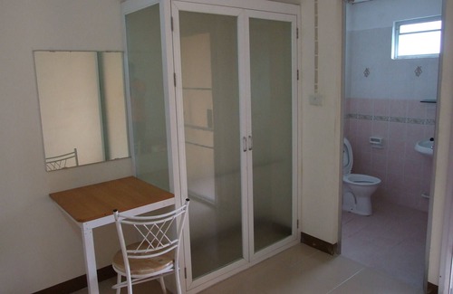 Talat Khwan Hotel | KPH Apartment