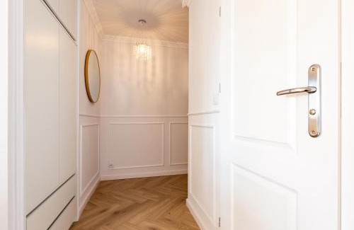 Kamienna Gora Apartment | Krasickiego Chic Studio