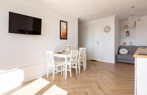 Kamienna Gora Apartment | Krasickiego Chic Studio