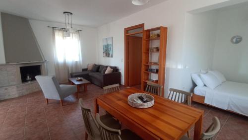 Kattavia House | Kristallia - Kattavia surf houses