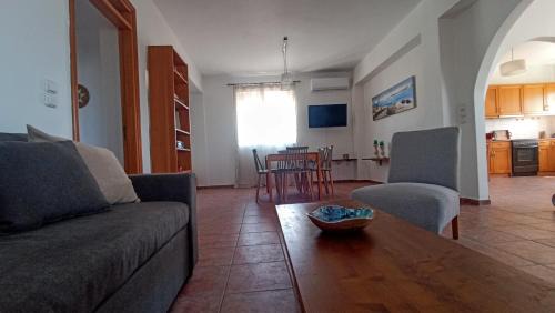 Kattavia House | Kristallia - Kattavia surf houses