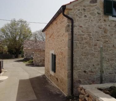 Lozovac Apartment | Krka Waterfalls Stonehouse Roko