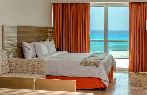 Punta Cancun Resort | Krystal Cancun