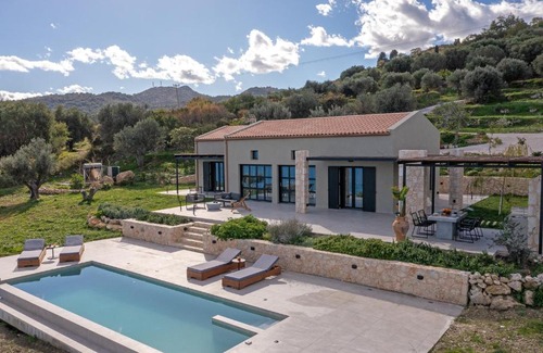 Poros Villa | Ktima Agrapidos - Grandpa Villa