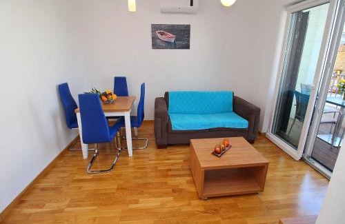 Drace Apartment | Kula Fancy Apartments - One-Bedroom Apartment with Terrace Ground Floor A1