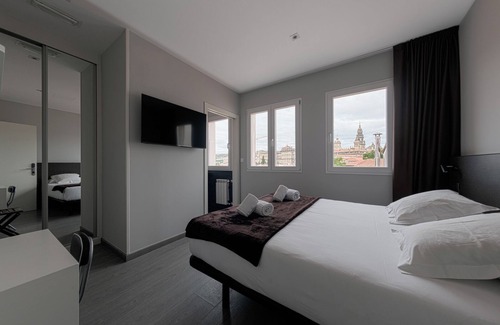 Santiago de Compostela City Centre House | Kumano Kodo by Como en Casa