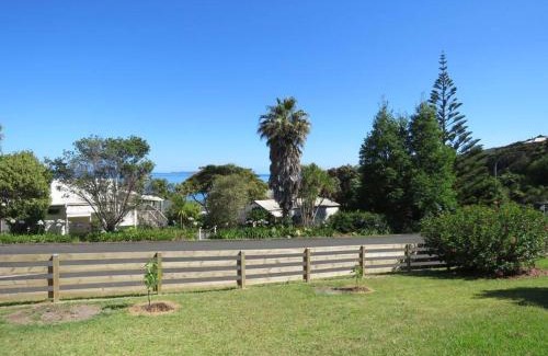 Coopers Beach House | Kupe Cottage on Coopers Beach