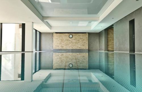 Schluchsee Apartment | Kurhotel Schluchsee App 1511 - Schwarzwaldhirsch - mit Innenpool und Sauna, Schluchsee