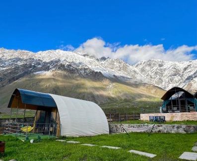 Stepantsminda Ski Chalet | Kuro Glamping