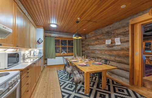 Saariselka Hotel | Kuukkeli Log Houses Aurora Resort