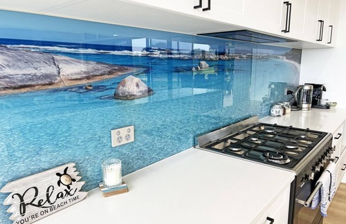 Hay House | Kwoorabup Views + Studio: Stunning Scenic Escape