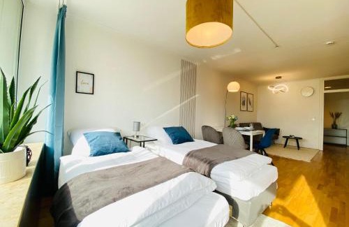 Grifflenberg Apartment | KYANIT APARTMENT: FREE PARKING + POOL + NETFLIX