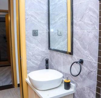 Kilimani Apartment | Kyllan Homes - 2brm- near Yaya Center (Staroot)