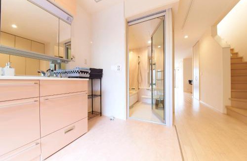 Kamininomiyacho Villa | Kyoto river side modern House