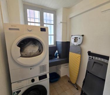 Centre Ville d'Ales Apartment | L'écrin des Halles 81 m2 Alès center 8 Beds