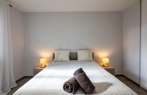 Castres Apartment | L'Évêché - T3 Spacieux & Traversant en Hypercentre