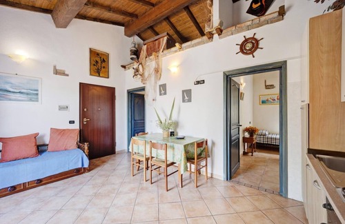 Pompeiana Apartment | L'angolo del Mare - Two Bedroom Apartment, Sleeps 5