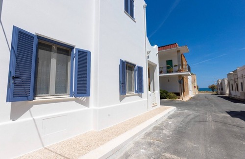 Specchiolla House | L 'Angolo di Dora Charming, comfortable home, a few steps from the sea