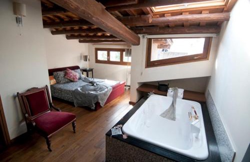 Santa Coloma de Farners House | L'ARGOLLA HOTEL-Pizzeria