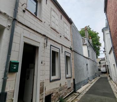 Arras House | L'arras Square maison au calme avec deux chambres
