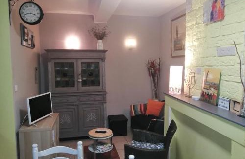 Arras House | L'arras Square maison au calme avec deux chambres