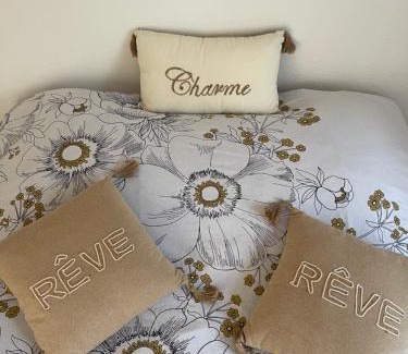 Barbatre House | L'aventurine NO