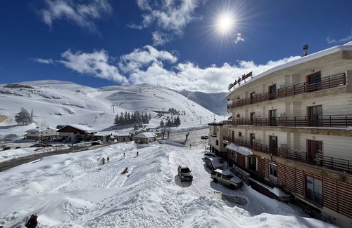 Kfardebian Apartment | L'Escale Du Mzaar