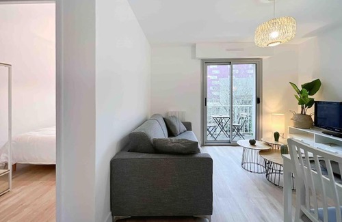 Alphonse Guerin Apartment | L'escapade - Centre Ville - Parking - Balcon