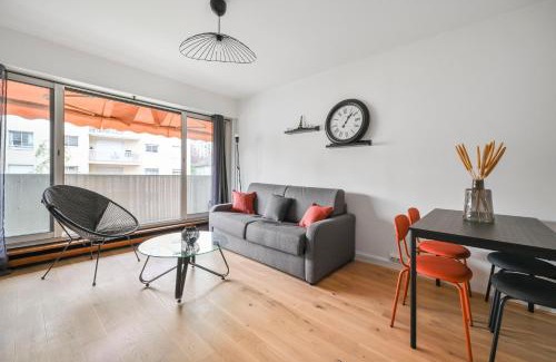 Choisy-le-Roi Apartment | L’escapade Parisienne - Beau 2 pièces - Proche Paris- Netflix