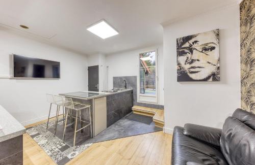 Orly Apartment | L'Évasion Design - Rooftop - 8 min Gare Orly