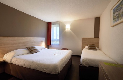 Claix Hotel | L'Hôtel des Trois Massifs