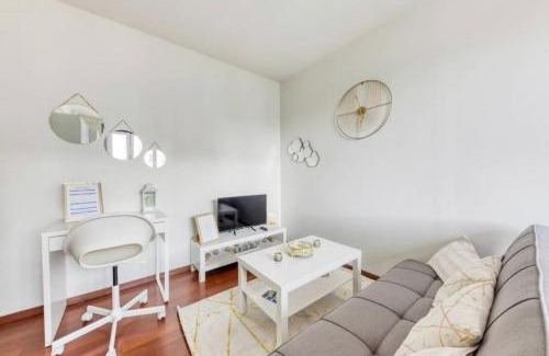 Vanves Apartment | L'idéal à 2 pas de Paris et du métro dhhimmo