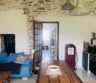 Claret House | L'Ostal des Embruscalles