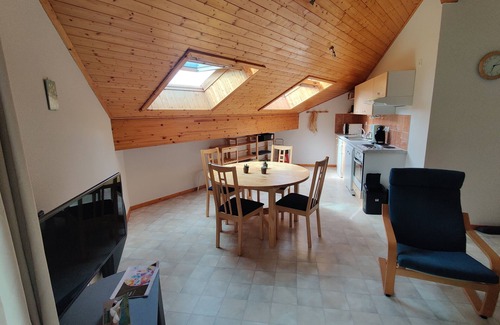 Thollon-les-Memises Apartment | L'Ours Blanc - Family apartment 2 steps from the gondola