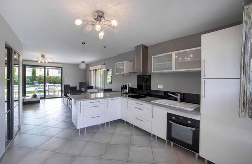 Grillon Villa | L'OUSTAOU, PRIVATE POOL & AIR CONDITIONING FOR 5 PEOPLE. Rated 3 *