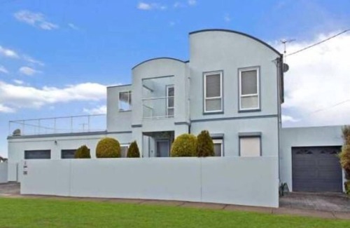 Warrnambool House | La Bella View-Magnificent Views and Location