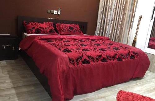 Abomey-Calavi Apartment | La belle au bois dormant