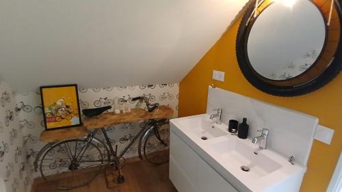 Chartres Bed & Breakfast | la bicyclette rouge by les étapes chartraines