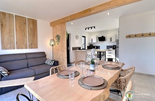 Ozon Bed & Breakfast | La BOOA Prestige & sérénité/Piscine privative 4*