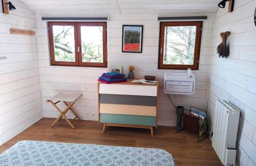 Saint-Hippolyte-le-Graveyron Apartment | La cabane du Ventoux