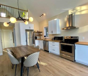 Petite-Riviere-Saint-Francois Ski Chalet | La Bellecôte - Relaxation in nature and spa