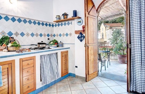 Marina del Cantone Apartment | La Cabane Bleau