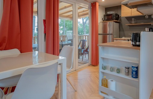 Lege-Cap-Ferret RV Rental | La Cabane in Cap-Ferret - 3-Bedroom Mobile Home with Terrace and Pool