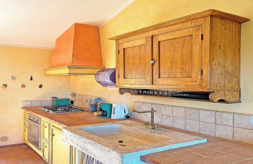 Colle di Val d'Elsa Cottage | La Capannina with view over the green tuscany hills