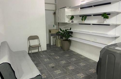 Guayabal House | La Casa Amarilla
