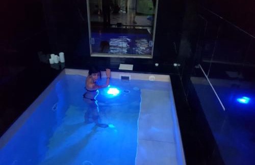 Pisa City Centre Apartment | La casa con piscina riscaldata interna ANNA LUXURY GARDEN