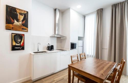 La Petxina Apartment | La casa de la pintora by Concept Flats