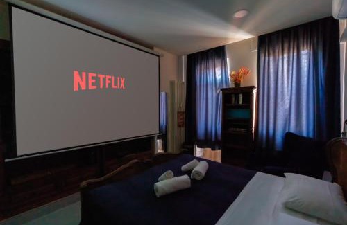 Como Apartment | La Casa de Papel